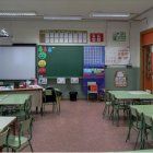 Un aula vacía.