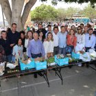 Miles de personas han participado en las fiesta de las habas y el tocino. También el alcalde, Francisco Góngora.