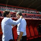 Rubi saludando a Valverde antes del partido.