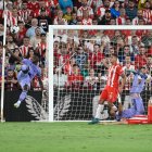 Remontó el Real Madrid en el Mediterráneo con goles de Lucas Vázquez y David Alaba. Ramazani hizo el 1-0.