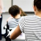 Estudiantes en un aula.