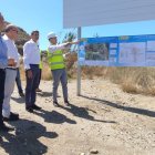 Visita de las autoridades a las obras de protección de la desaladora de Cuevas del Almanzora.