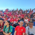 Aficionados del Almería en la grada del RCDE Stadium.