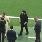 El presidente del Almería en la banda del RCDE Stadium.