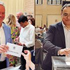 José Céspedes, derecha, y Diego Valera, izquierda, aspirantes a rector de la UAL