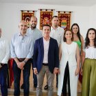 Concejales del Gobierno municipal albojense con el presidente de Diputación.