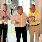 Juan de la Cruz, Antonio Garrido y el homenajeado Porfirio Marín. AT