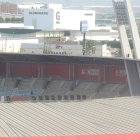 La imagen del día en el Almería este miércoles con buena parte de asientos azules retirados en el Fondo Norte del Estadio.