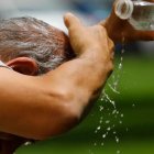 Recomiendan mantenerse hidratado y echarse crema solar