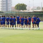 Vicente Moreno con la plantilla en el Anexo Mediterrráneo.