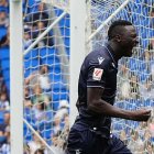 Sadiq celebrando con rabia el gol después de tantos meses lesionado.