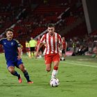 Embarba en el amistoso ante el Granada en el Estadio de los Juegos Mediterráneos. 