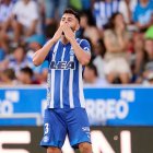 El defensa almeriense celebrando el gol para el conjunto vitoriano frente al Sevilla.