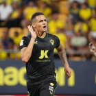 Kaiky Fernandes celebrando el gol que le daba un puntazo al Almería en el Nuevo Mirandilla.