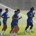 Eguaras sigue en el Almería en la última semana de mercado.