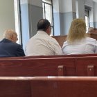 Miguel Rifá (izquierda) en el juicio celebrado en la Audiencia Provincial