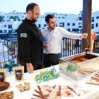 El diputado de Promoción Agroalimentaria, Carlos Sánchez, visitando las empresas.