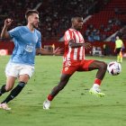 Sergio Akieme tiene contrato hasta 2026 y vive su cuarta campaña en el Almería.