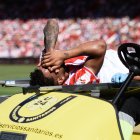 La imagen de Luis Suárez siendo retirado en camilla.