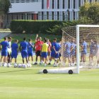 Imagen de Garitano hablando con la plantilla en la sesión de este jueves.