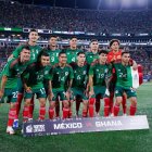 El once de México con César Montes.
