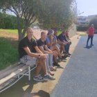 Garitano y todo su cuerpo técnico viendo la victoria del Almería B.