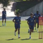 La imagen del día con César Montes viviendo su primera sesión con Gaizka Garitano.