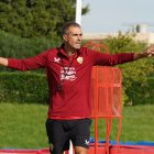 El técnico del Almería quiere levantar al equipo y todo empieza por no encajar.