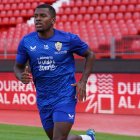 Imagen de Akieme entrenando esta mañana en el Mediterráneo.