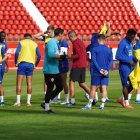 La plantilla volvió a pisar el Mediterráneo tras el cambio de césped y solo piensa en la victoria.