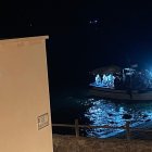 El pesquero llegó a la playa del \'varader\', cercana al hotel durante la noche.