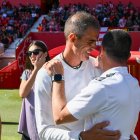 Garitano y Pimienta se saludan antes del Almería 1 Las Palmas 2.