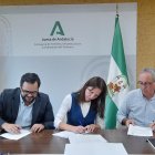 Firma cesión carreteras.