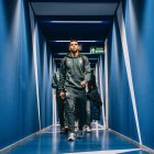 El portero Maximiano en el túnel de vestuarios de Mendizorroza.