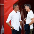 Gaizka Garitano habla con Imanol Alguacil en la previa del Almería-Real Sociedad en el Estadio de los Juegos Mediterráneos.