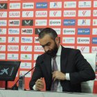 El Assy como toda Almería nota peso en la corbata.