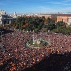 Miles de personas durante la manifestación contra la amnistía.