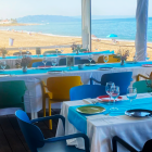 La terraza del Hola Ola vestida para celebrar un evento.