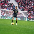 Chumi no ha funcionado ni de central ni de lateral derecho.