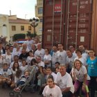 Fotografía de familia de una acción anterior del Banco de Libros de Tíjola.