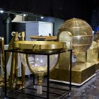 Los bombos del Sorteo Extraordinario de Lotería de Navidad ya están en el Teatro Real.