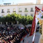 María del Mar Vázquez, alcaldesa de Almería, durante la tremolación del Pendón
