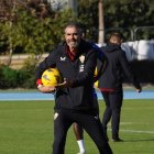 El entrenador ha tirado de la defensa de cinco en los tres últimos partidos.