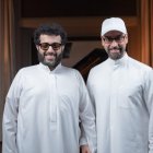 El presidente del Almería con el periodista Ammar Taqi.