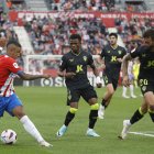 El Girona remontó con facilidad los dos primeros goles del Almería con Leo Baptistao de protagonista.