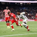 Vinicius y Pozo en una de las jugadas del Real Madrid-Almería.