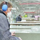 Trabajadores en una fábrica de mármol almeriense.