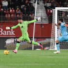 Luis Maximiano en la primera parte del duelo contra el Athletic Club.