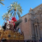 Salida del Prendimiento desde la Catedral en el Miércoles Santo de 2023.