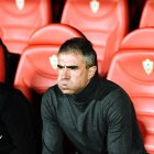 Garitano en el banquillo en el Almería-Atlético.